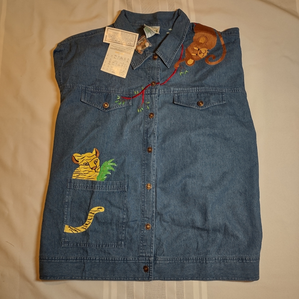 Women's NWOT Top/ Light Jacket k30